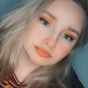 Meet your Posher, Madelyn